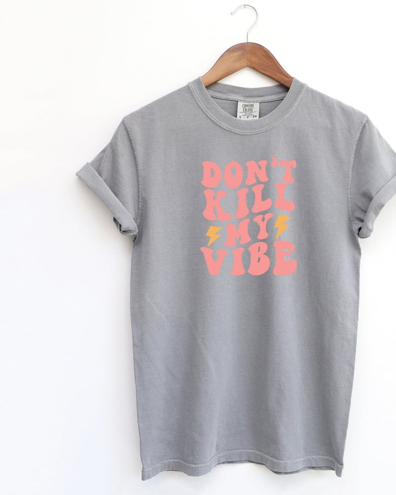 Front of a size L Don't Kill My Vibe Lightning in Grey by Simply Sage Market. | dia_product_style_image_id:281485